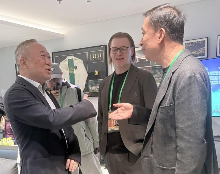 应国安总经理马永明邀请，北语大学校长段鹏赴工体出席活动